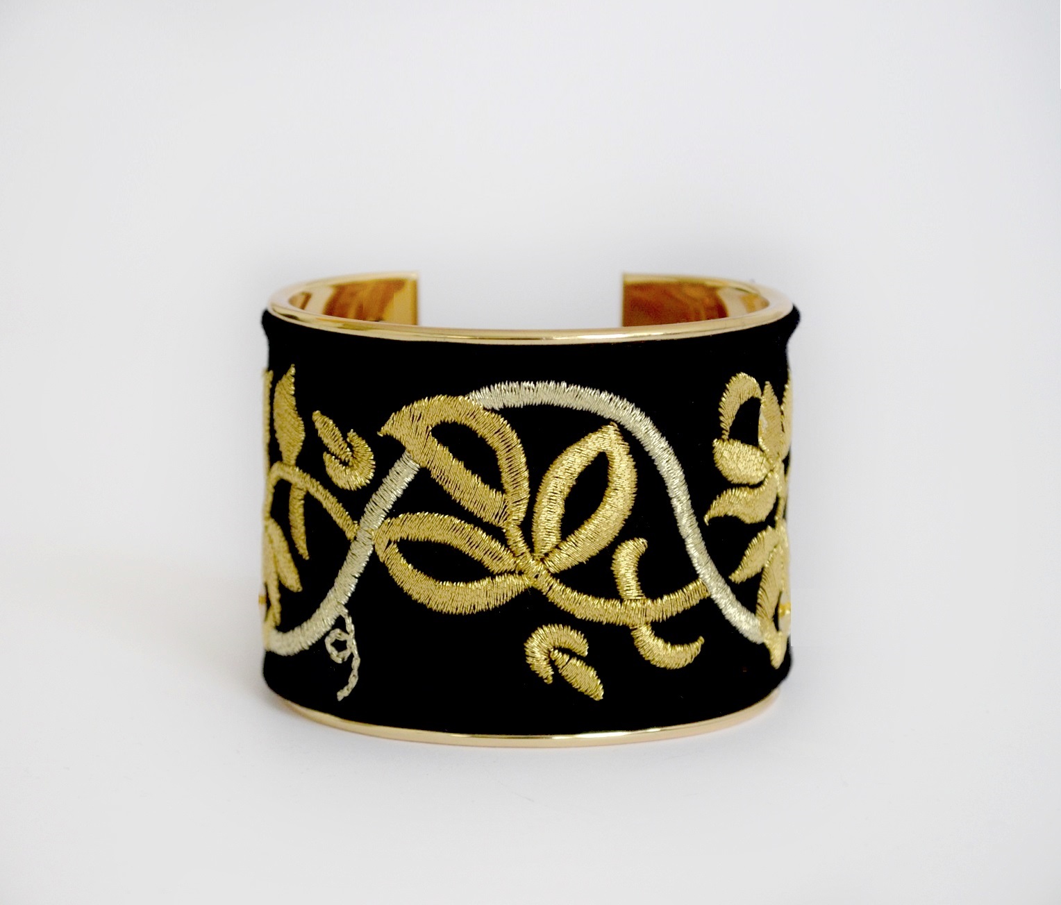 METAL BRACELET Gold embroidery: Buba